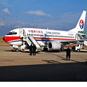 岳阳三荷机场空运航空快运业稳步发展的原因是什么？